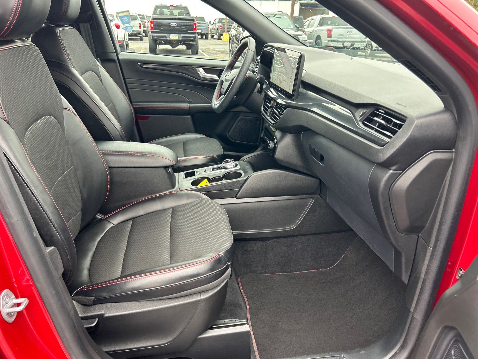 Certified 2023 Ford Escape ST-Line w/ Tech Pack #1 AWD/4WD image 17