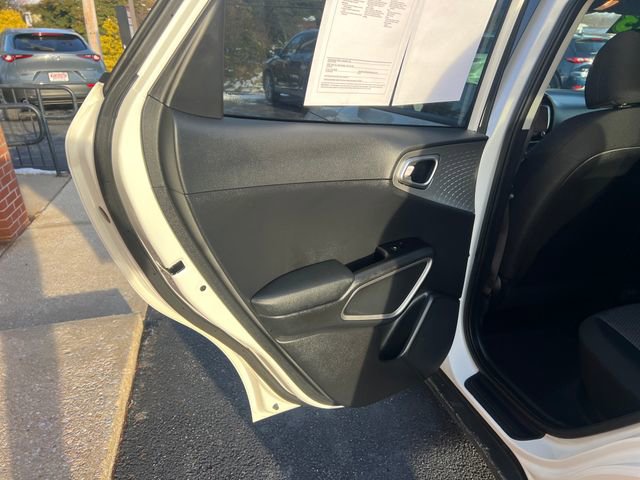Used 2023 Kia Soul S image 22