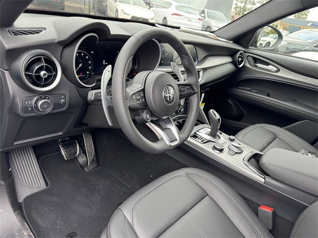 New 2025 Alfa Romeo Stelvio Sprint image 12