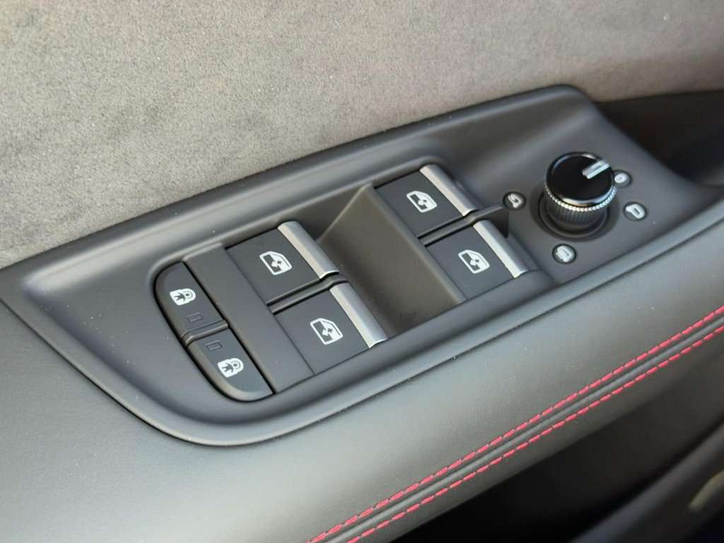 New 2026 Audi SQ8 Prestige image 18