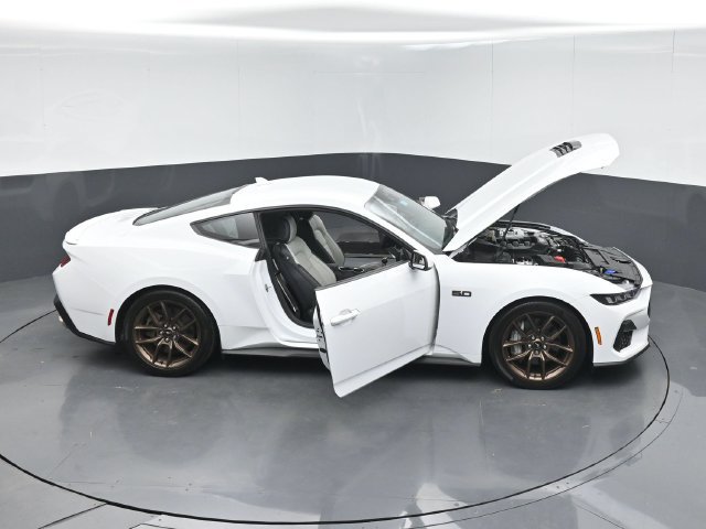 Used 2025 Ford Mustang GT Premium RWD image 57