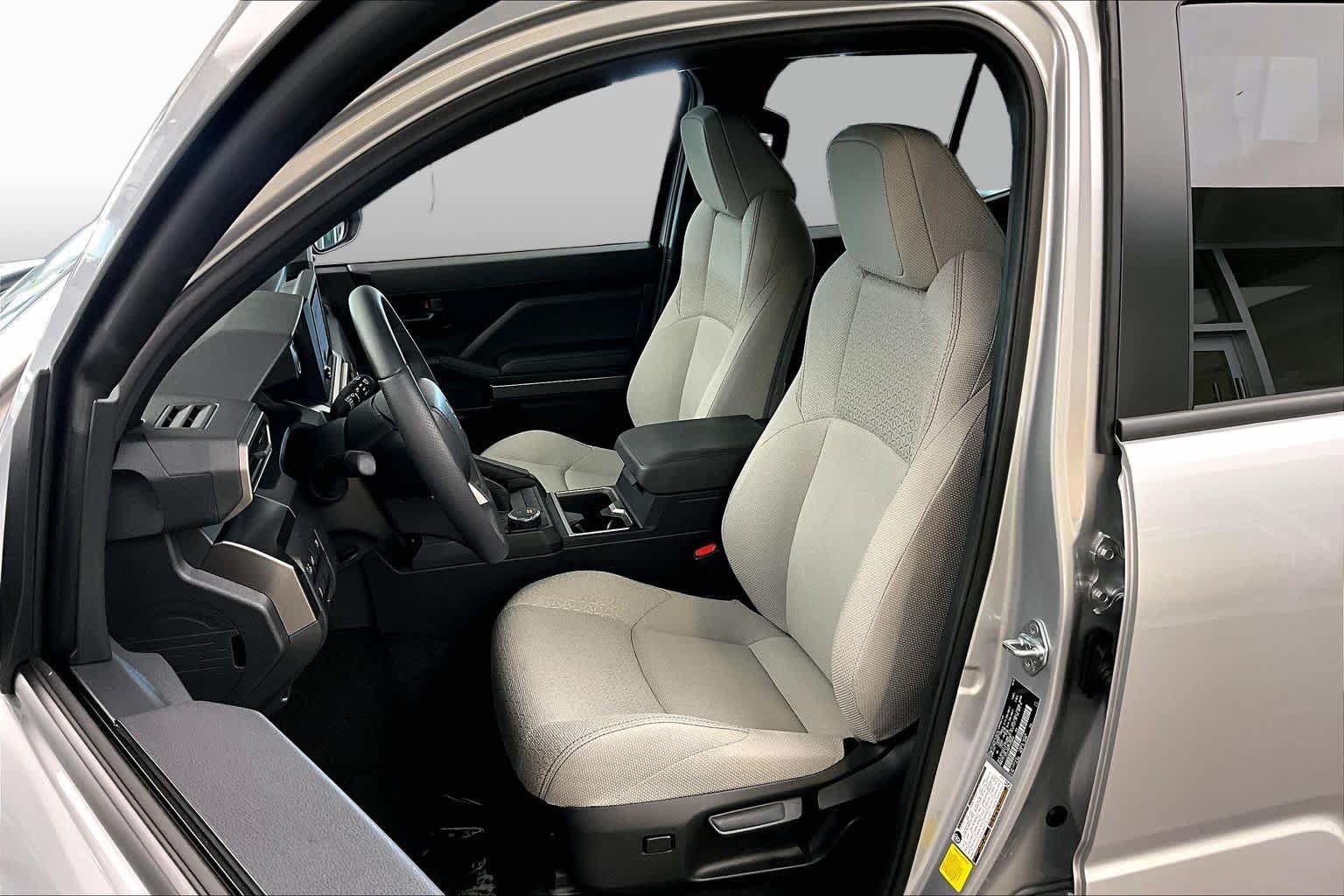 Used 2025 Toyota 4Runner SR5 RWD image 8