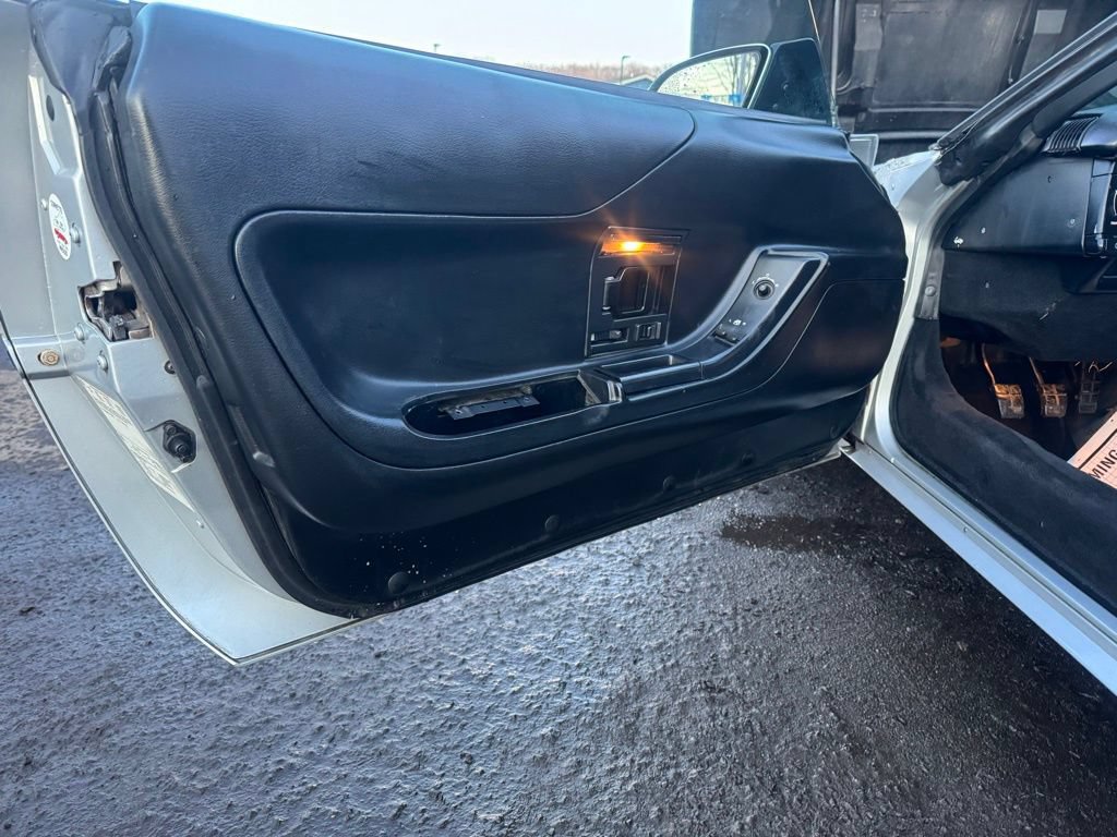 Used 1996 Chevrolet Corvette Convertible RWD image 24