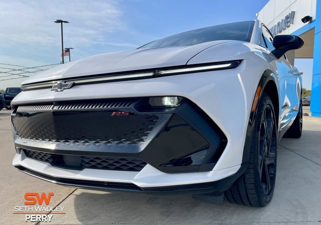 New 2025 Chevrolet Equinox EV RS image 9