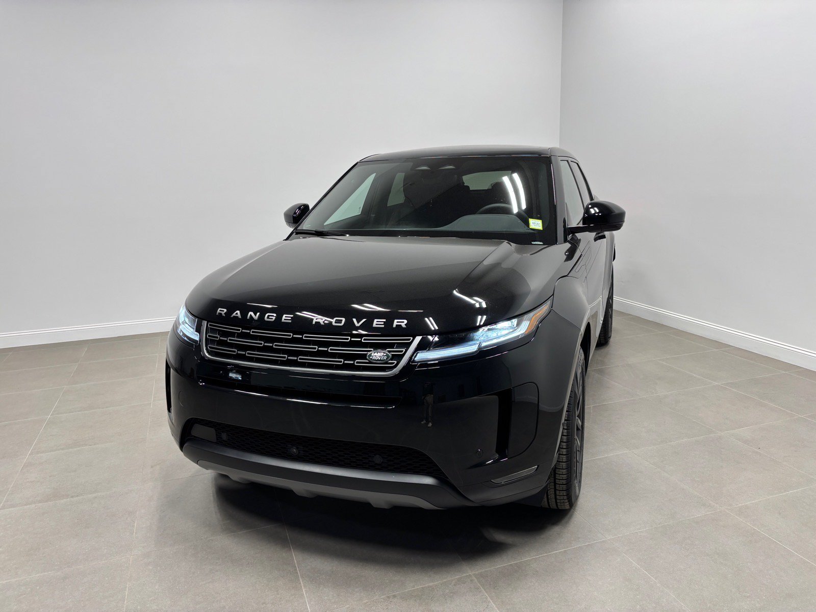 New 2026 Land Rover Range Rover Evoque S AWD/4WD image 2
