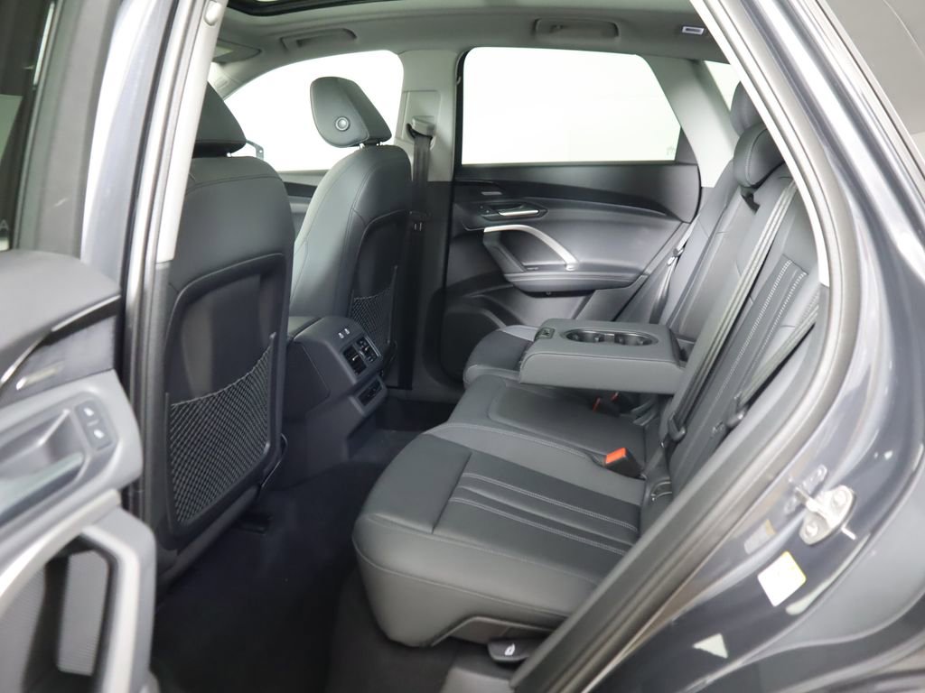 Used 2025 Audi Q5 Premium w/ Premium Plus AWD/4WD image 24