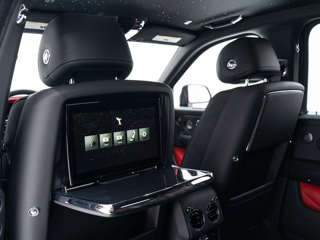 New 2026 Rolls-Royce Cullinan Black Badge image 10