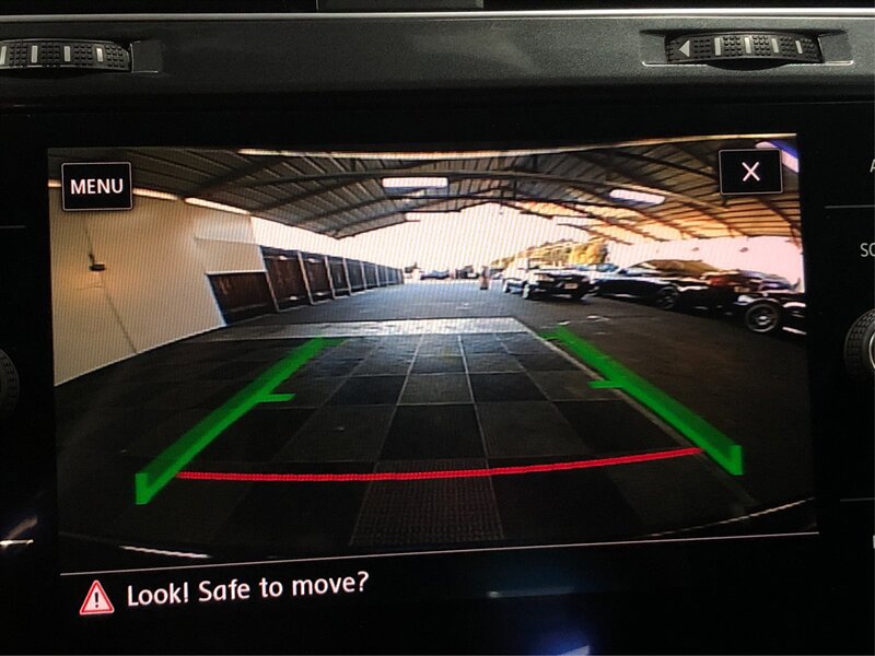 Used 2017 Volkswagen e-Golf SE w/ DC Fast Charging Package image 23