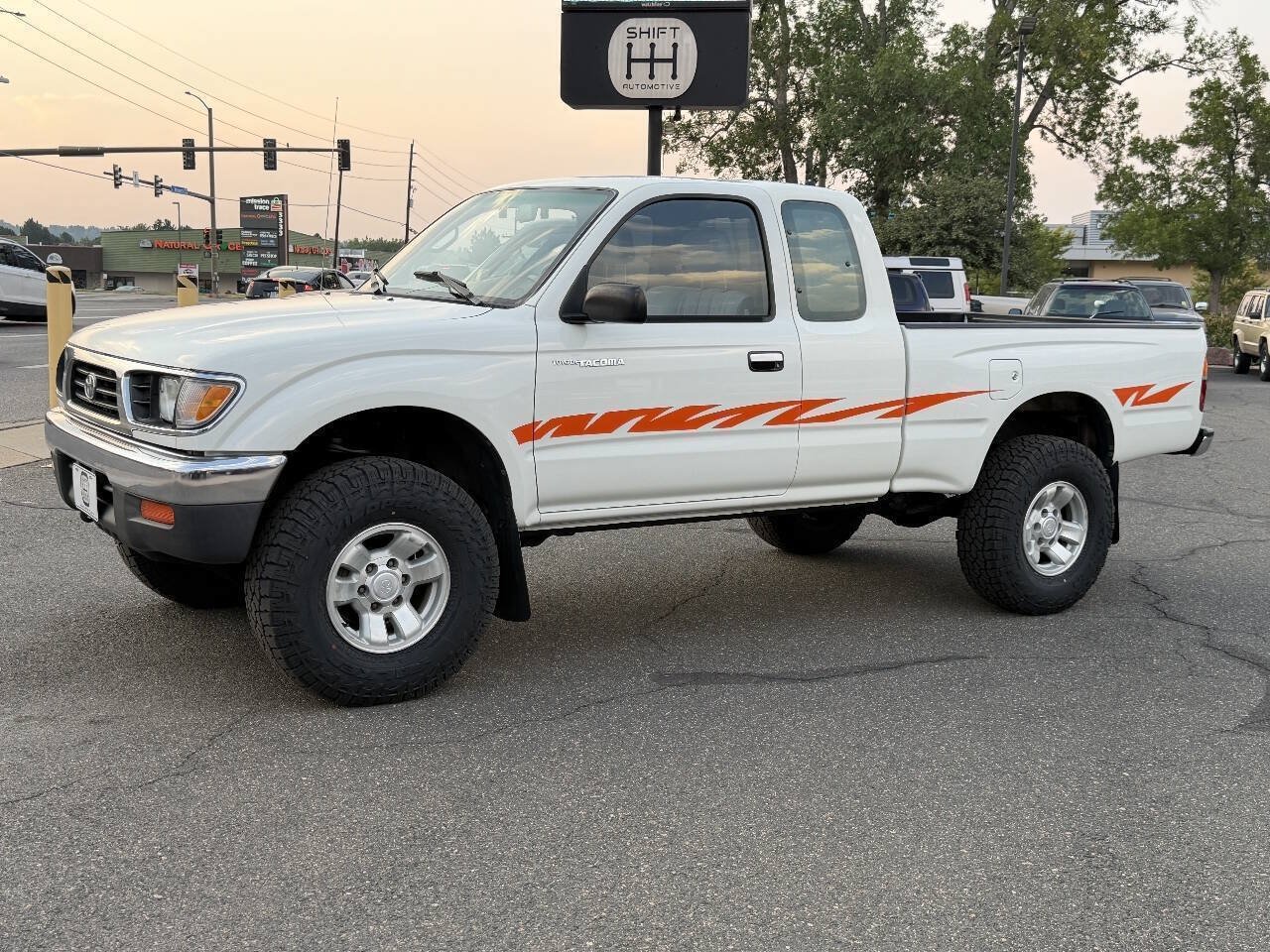 Used 1997 Toyota Tacoma 4x4 Xtracab V6 w/ LX Pkg image 6