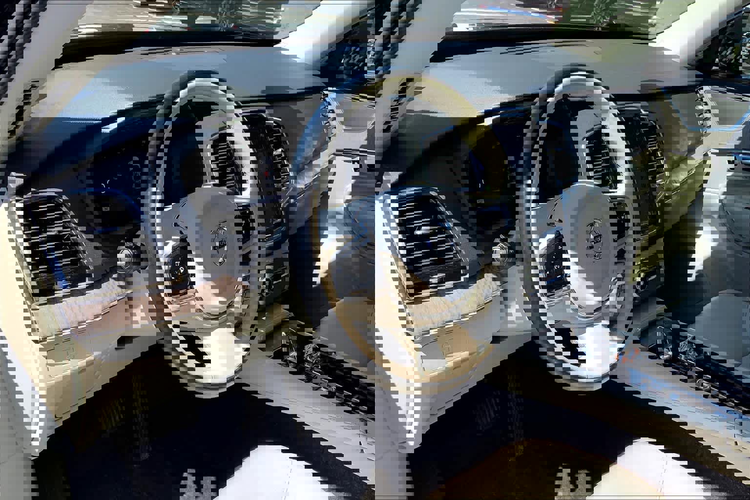 Certified 2023 Volvo XC90 B6 Plus w/ Protection Package image 16