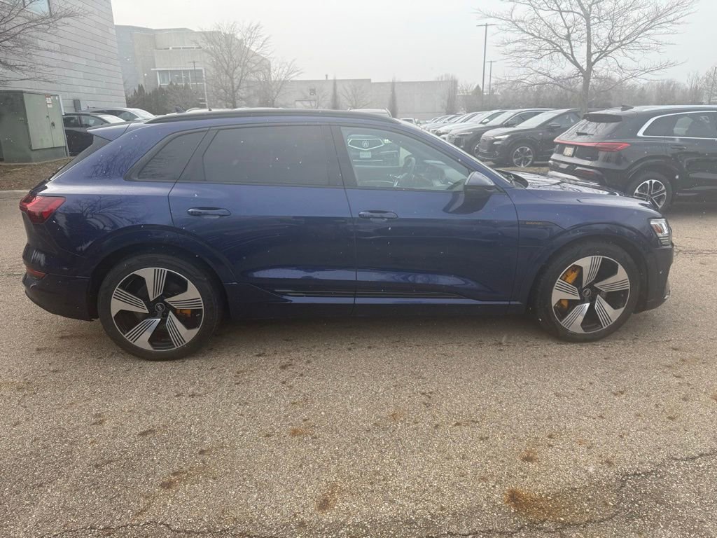 Used 2022 Audi e-tron Premium Plus image 8