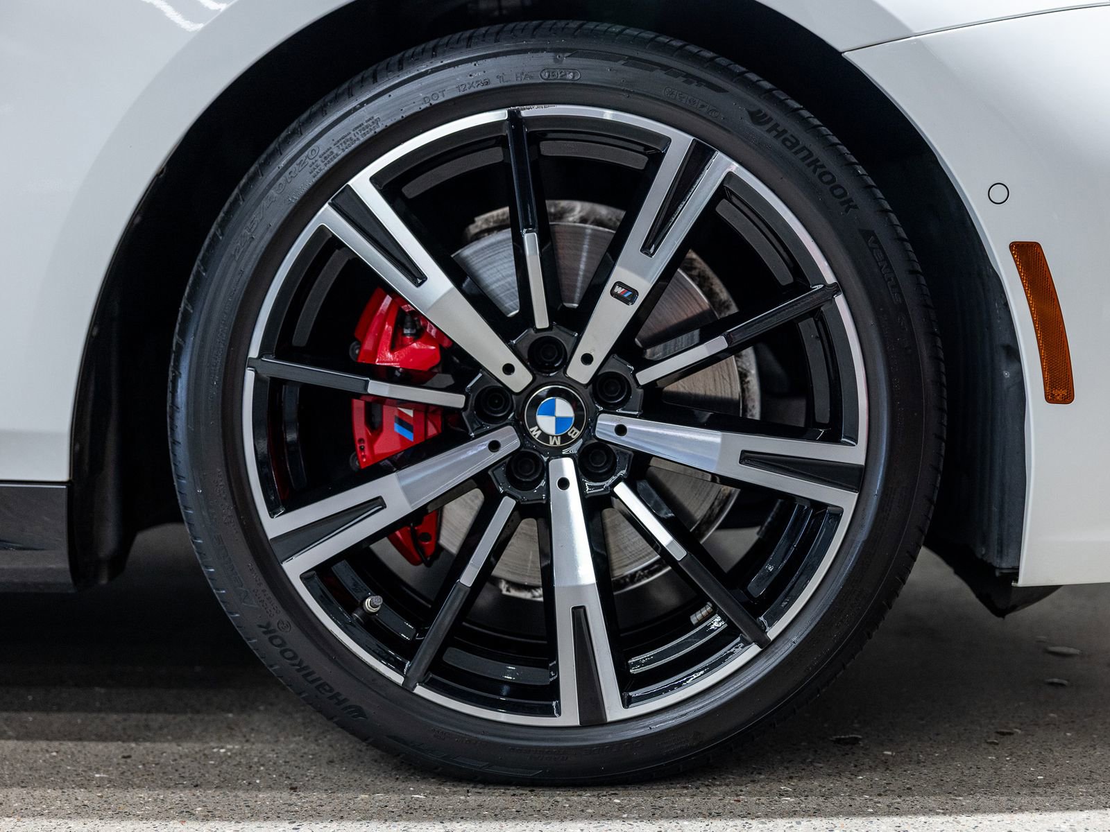 Used 2024 BMW 530i w/ Executive Package image 19