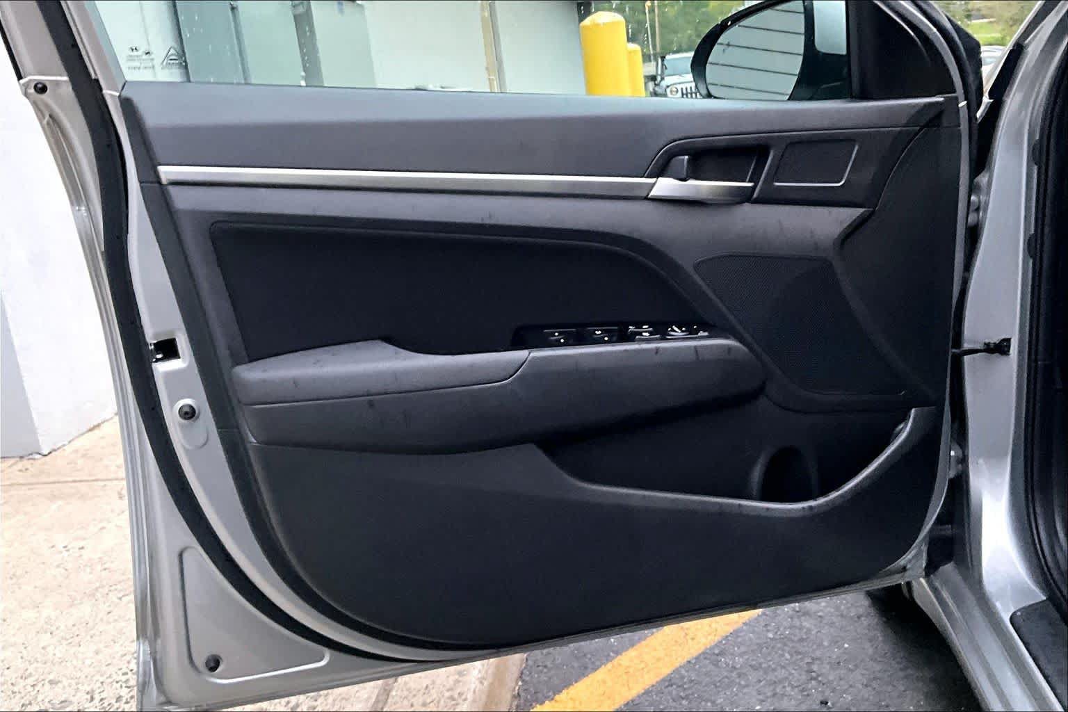 Used 2020 Hyundai Elantra Value Edition w/ Cargo Package (C1) FWD image 20