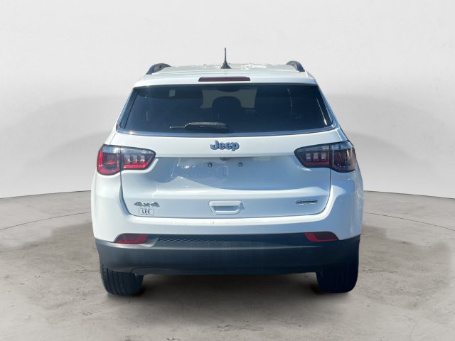 Used 2024 Jeep Compass Latitude AWD/4WD image 4