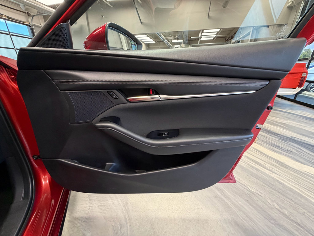 Used 2019 MAZDA MAZDA3 AWD Hatchback image 37