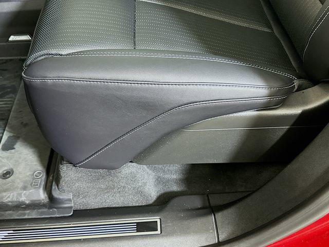 New 2026 Cadillac Vistiq Sport w/ LPO, Floor Liner Package AWD/4WD image 19