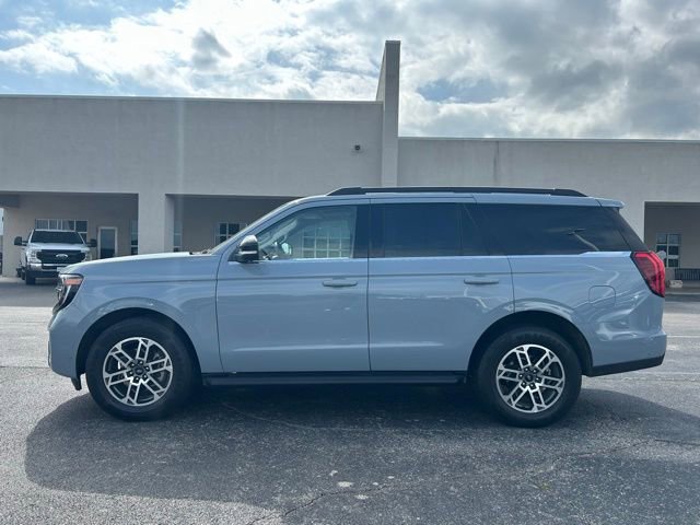 Used 2025 Ford Expedition Active RWD image 4