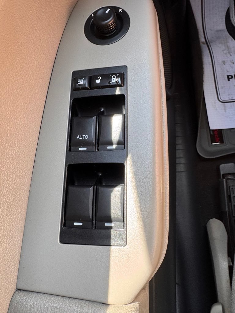 Used 2011 Dodge Caliber Mainstreet FWD image 20