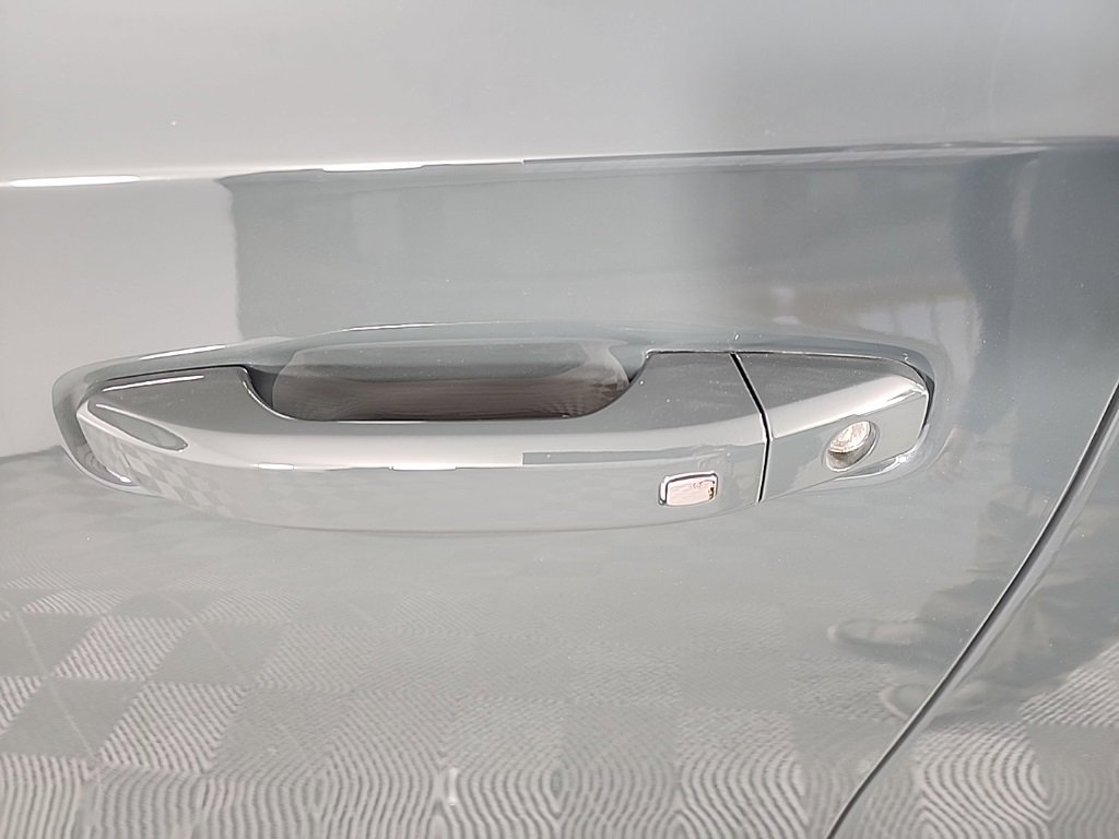 New 2026 Chevrolet Suburban Z71 w/ Comfort Package image 16