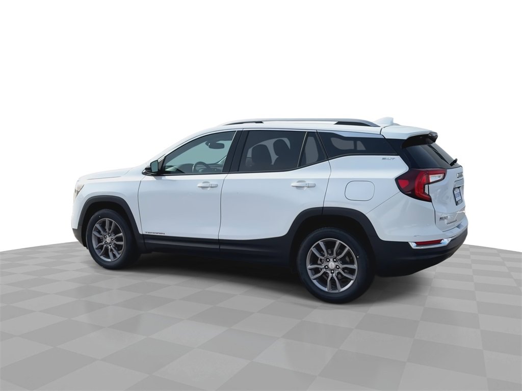 Used 2024 GMC Terrain SLT image 6