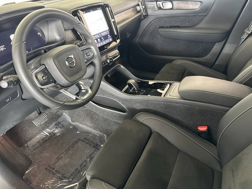 Certified 2023 Volvo C40 P8 Recharge Ultimate AWD/4WD image 9