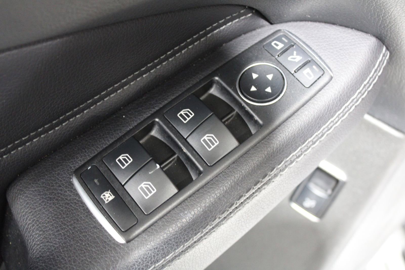 Used 2018 Mercedes-Benz GLE 43 AMG 4MATIC image 25