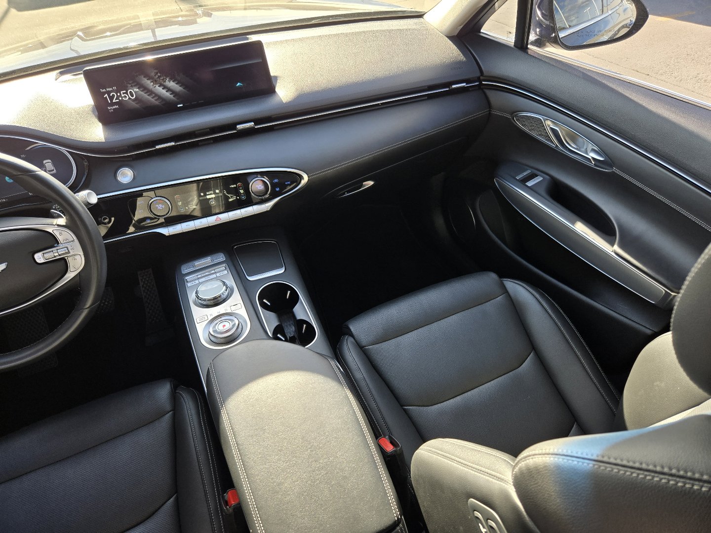 Used 2022 Genesis GV70 2.5T w/ Select Package AWD/4WD image 35