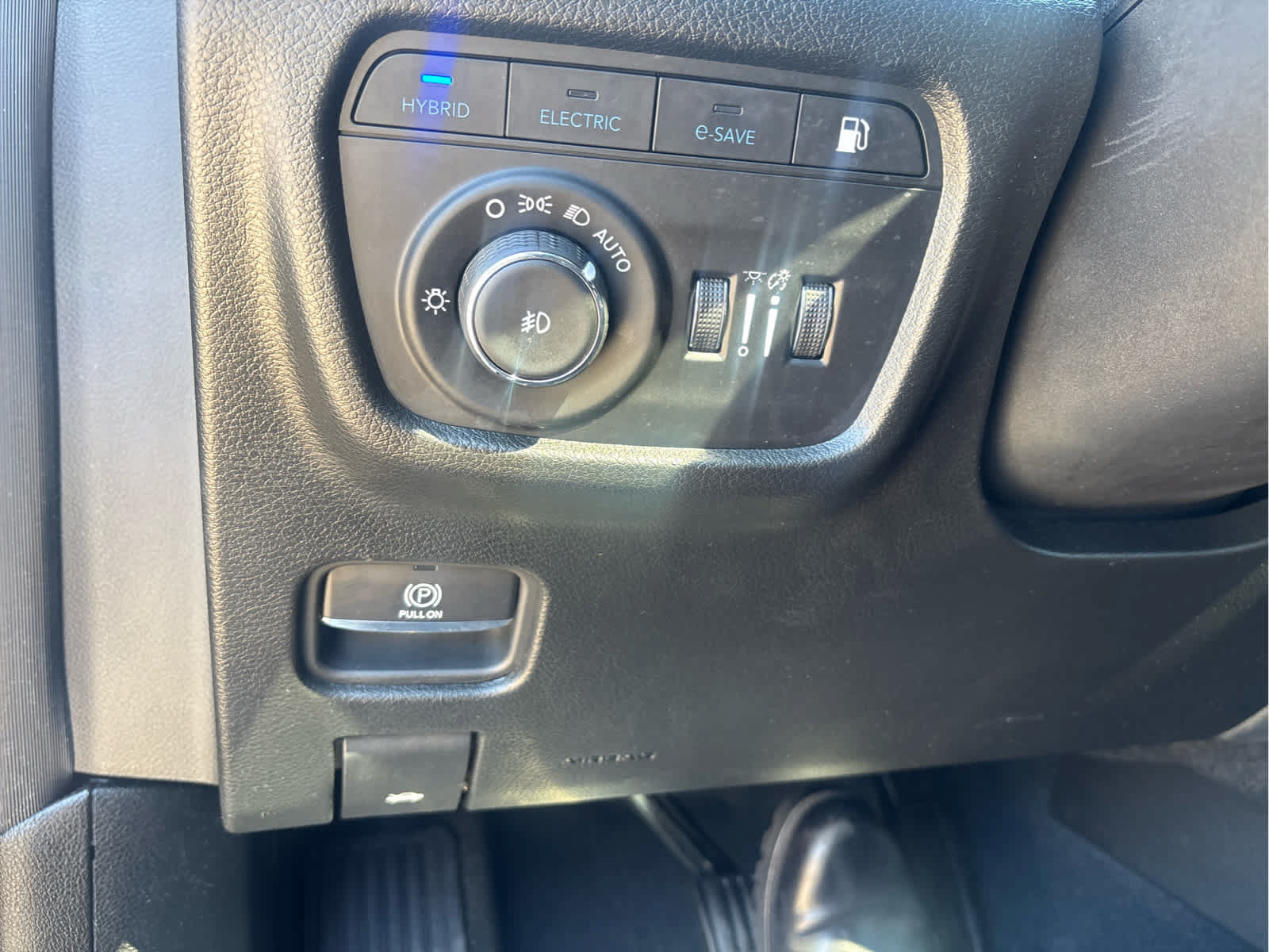 Used 2023 Jeep Grand Cherokee Overland w/ Luxury Tech Group IV AWD/4WD image 23
