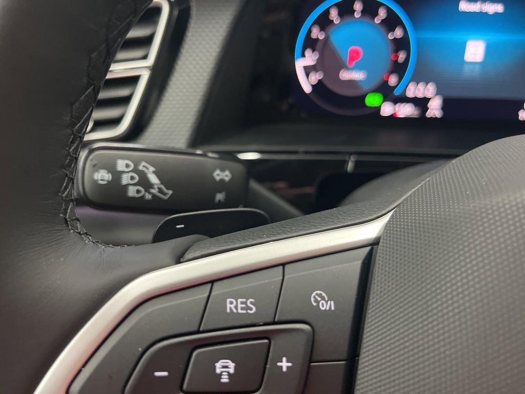 New 2026 Volkswagen Atlas Cross Sport SEL Premium R-Line image 19