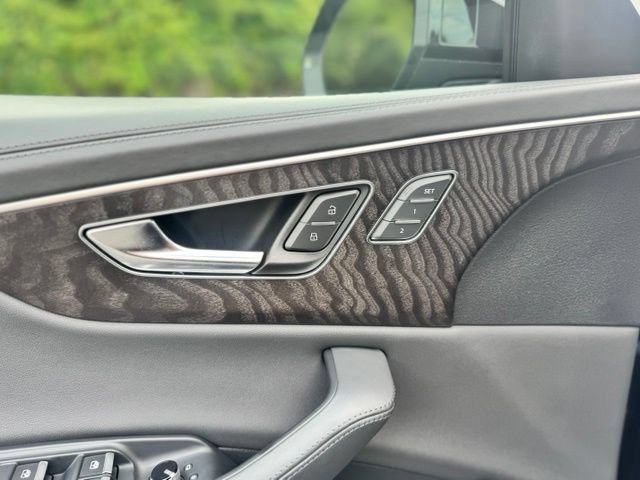 Certified 2022 Audi Q8 Prestige AWD/4WD image 22