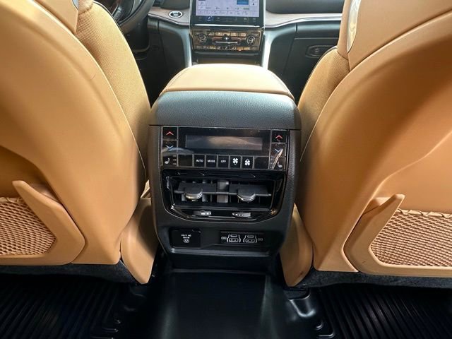 Used 2025 Jeep Grand Cherokee Summit w/ Adv Protech Group IV image 35