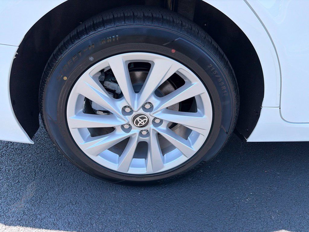 Used 2024 Toyota Camry LE FWD image 13
