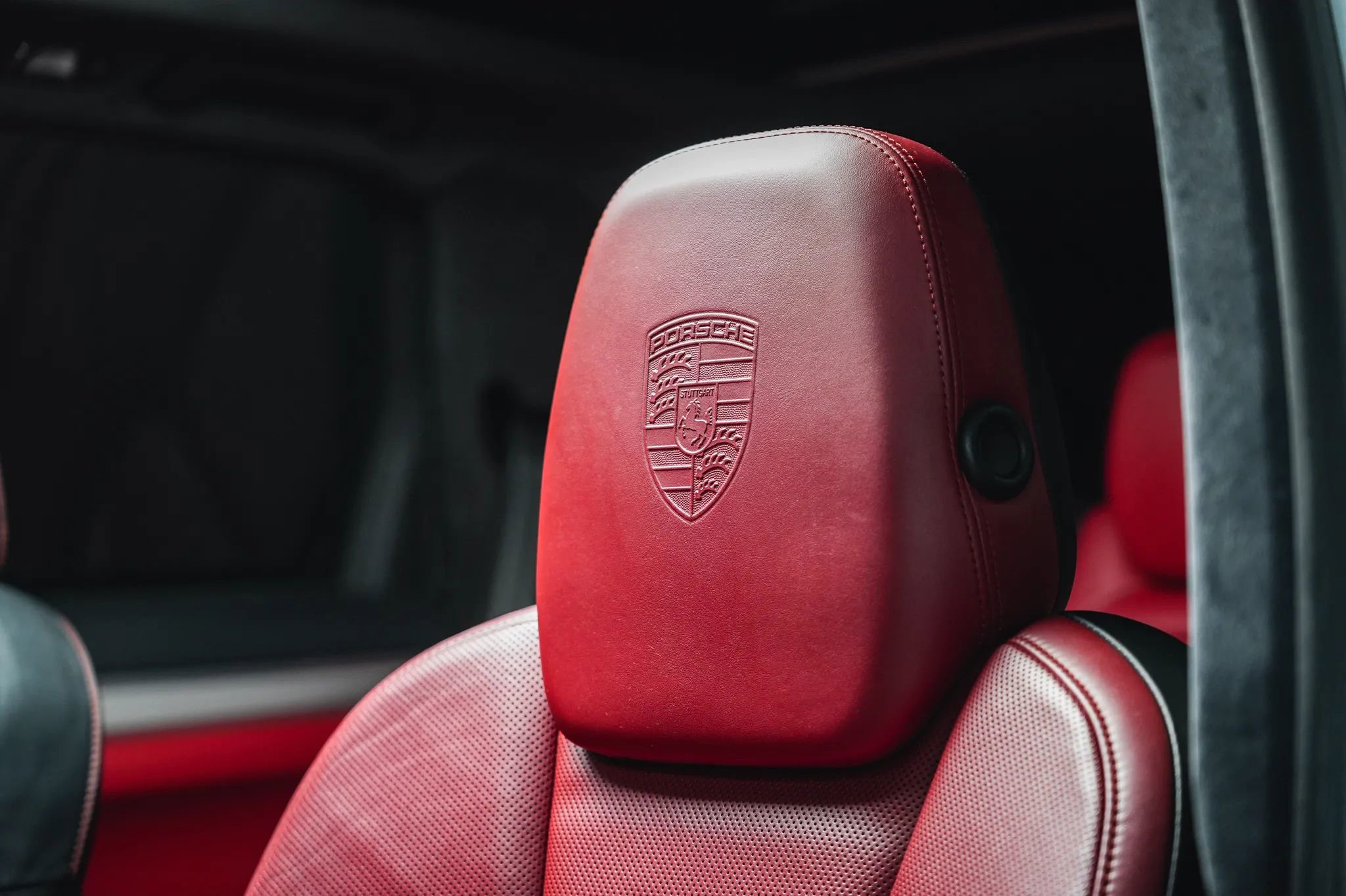 Used 2015 Porsche Cayenne Turbo image 41