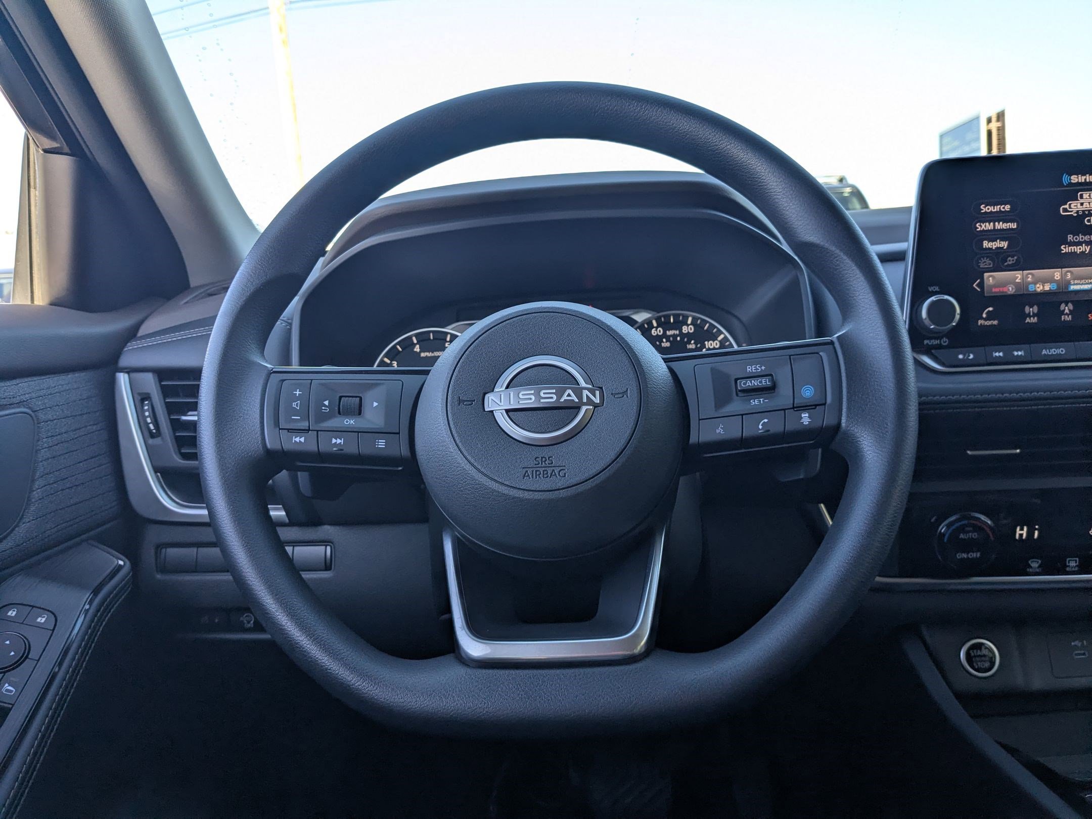 Used 2023 Nissan Rogue SV image 18