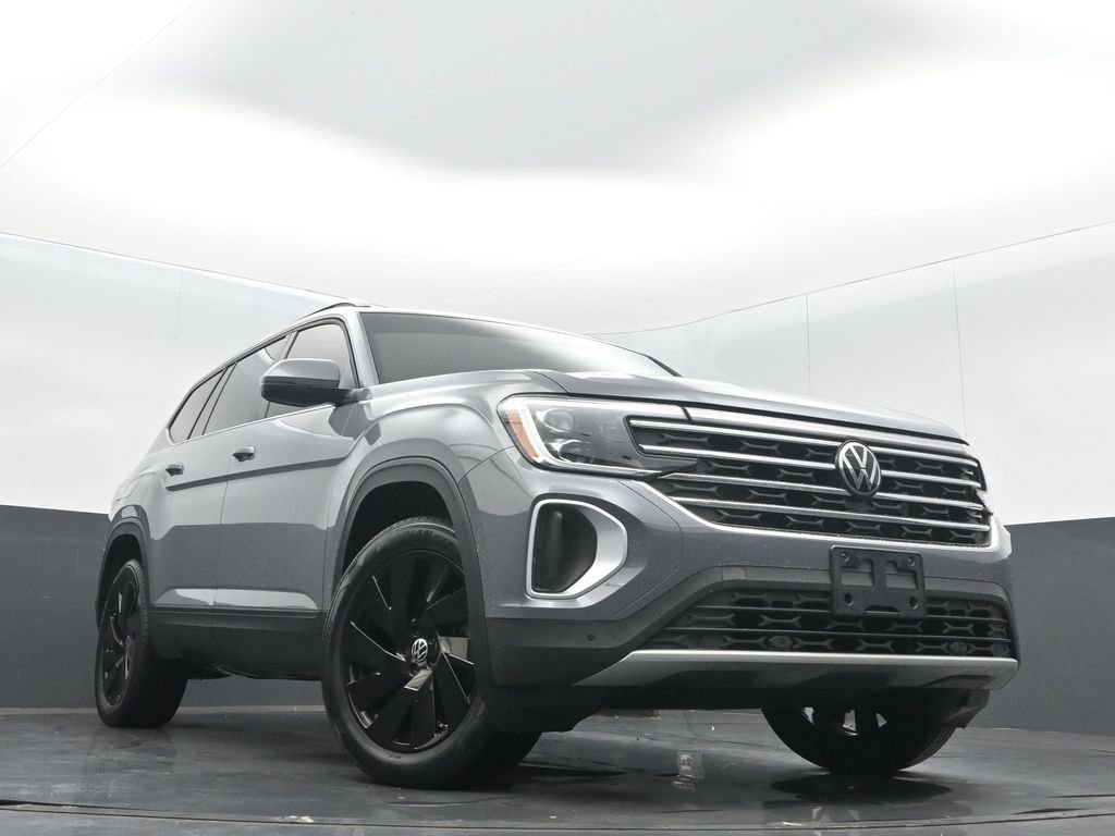 Used 2025 Volkswagen Atlas SE FWD image 31