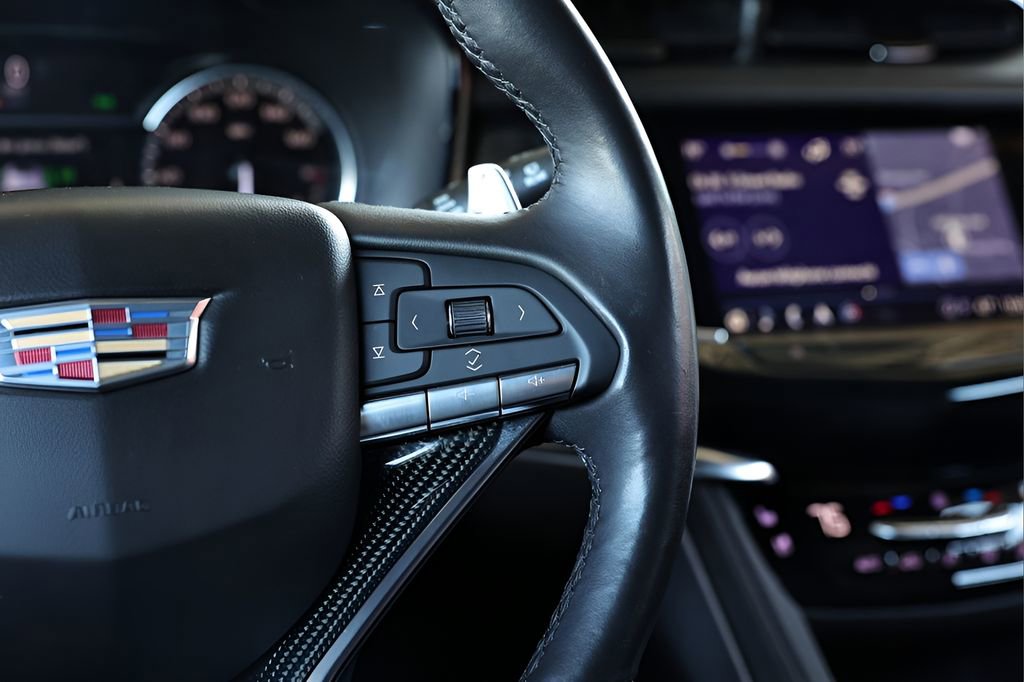 Used 2022 Cadillac XT6 Sport image 32