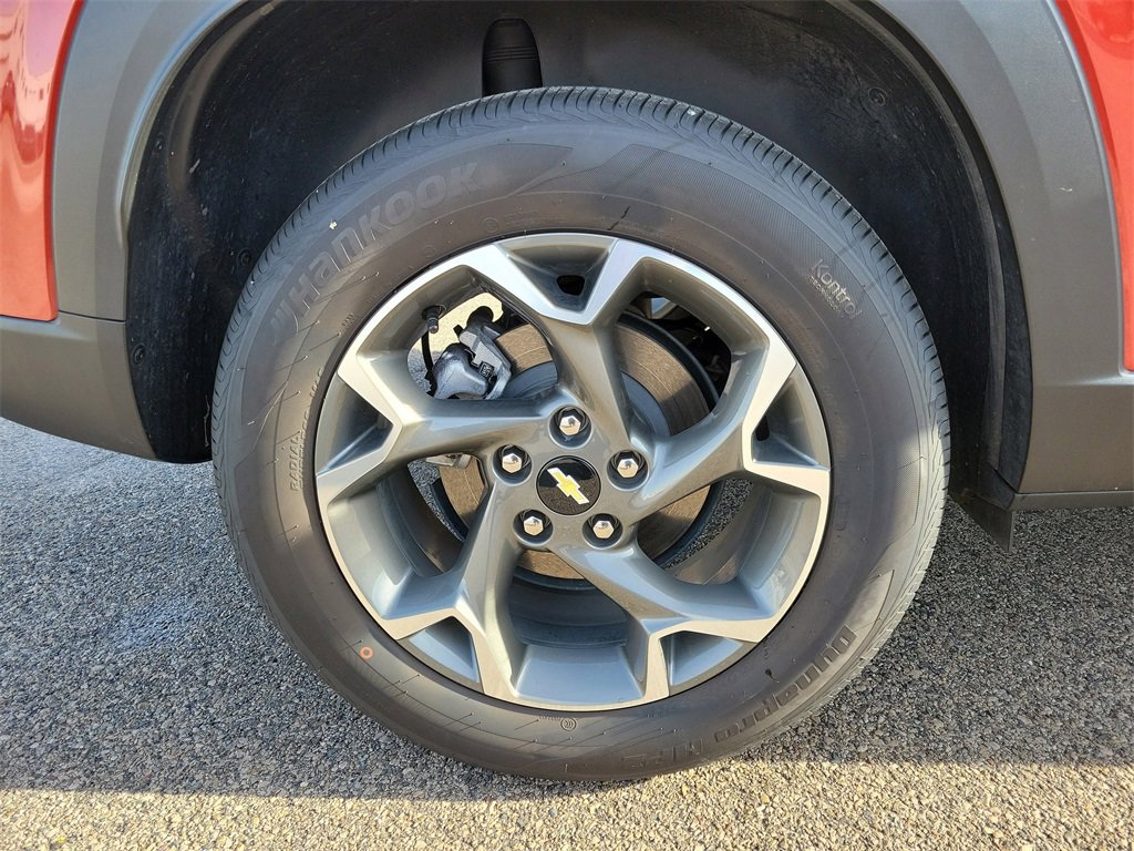 Used 2024 Chevrolet Trax LT w/ Driver Confidence Package image 5