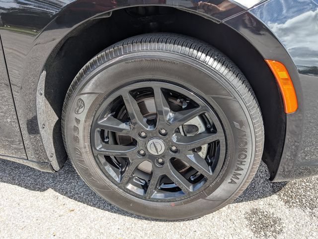 Used 2025 Chrysler Pacifica Select FWD image 9