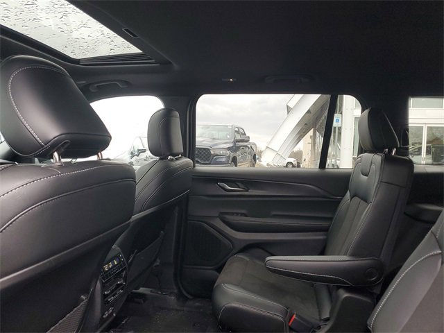 New 2025 Jeep Grand Cherokee L Altitude image 31