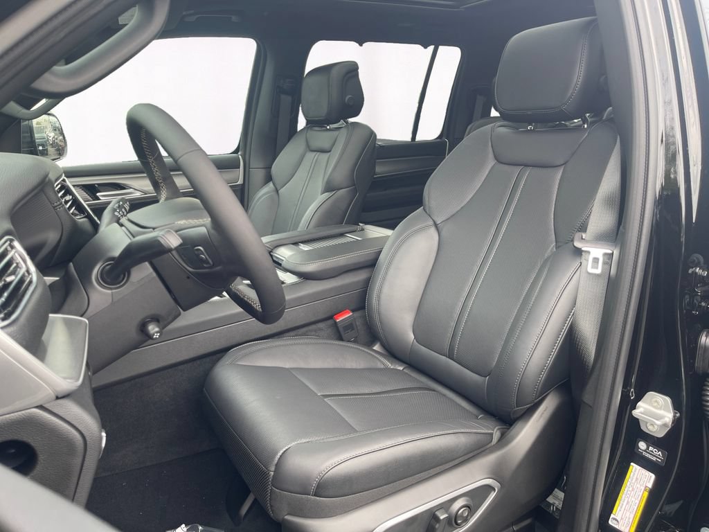 New 2026 Jeep Grand Wagoneer Limited w/ Premium Group II AWD/4WD image 9