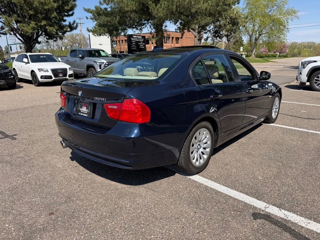 Used 2009 BMW 328i xDrive Sedan AWD/4WD image 12