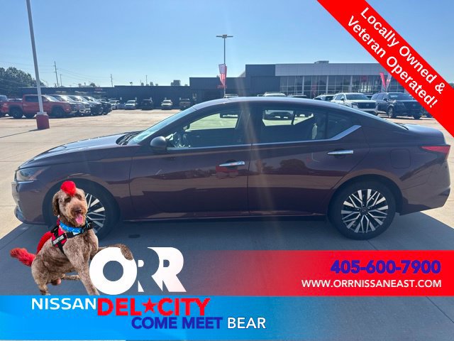 Used 2025 Nissan Altima 2.5 SV FWD image 2