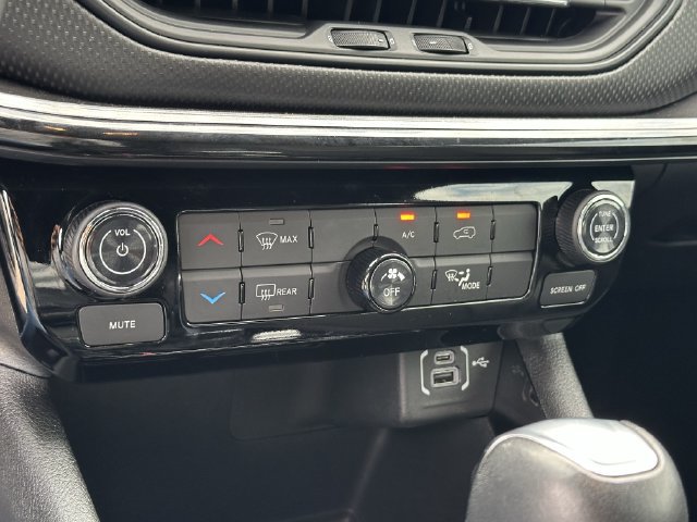 Used 2026 Jeep Compass Latitude AWD/4WD image 18
