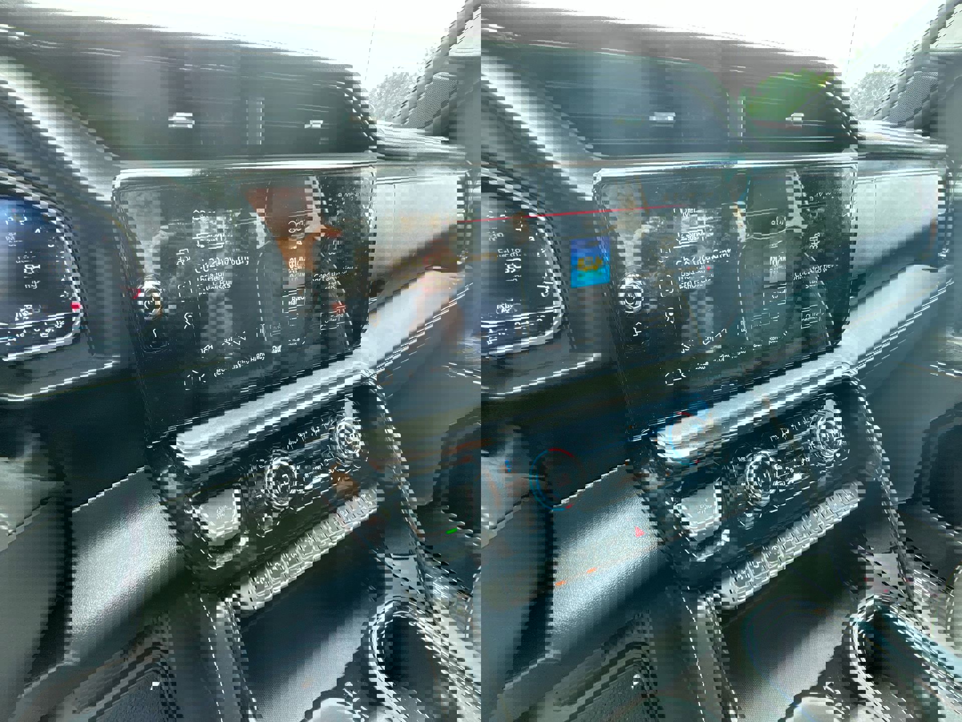 Used 2022 GMC Sierra 1500 AT4X image 25