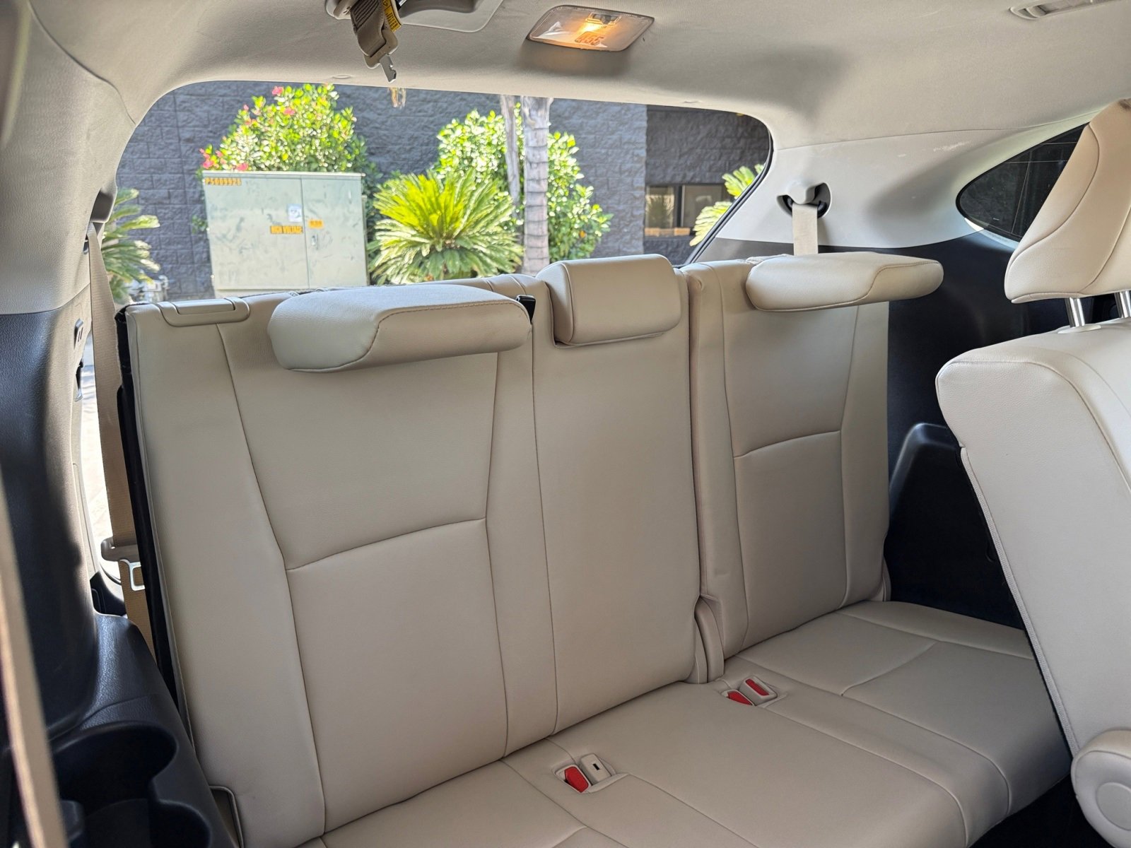 Used 2021 Toyota Highlander XLE image 19