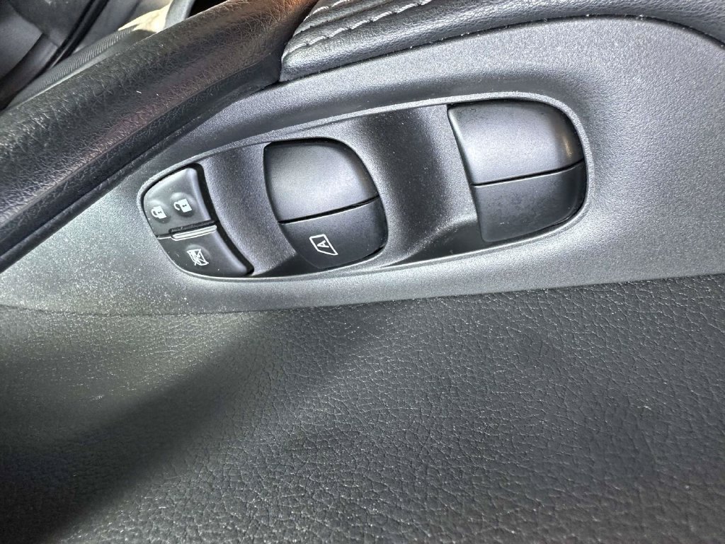 Used 2020 Nissan Rogue Sport SV w/ All-Weather Package AWD/4WD image 32