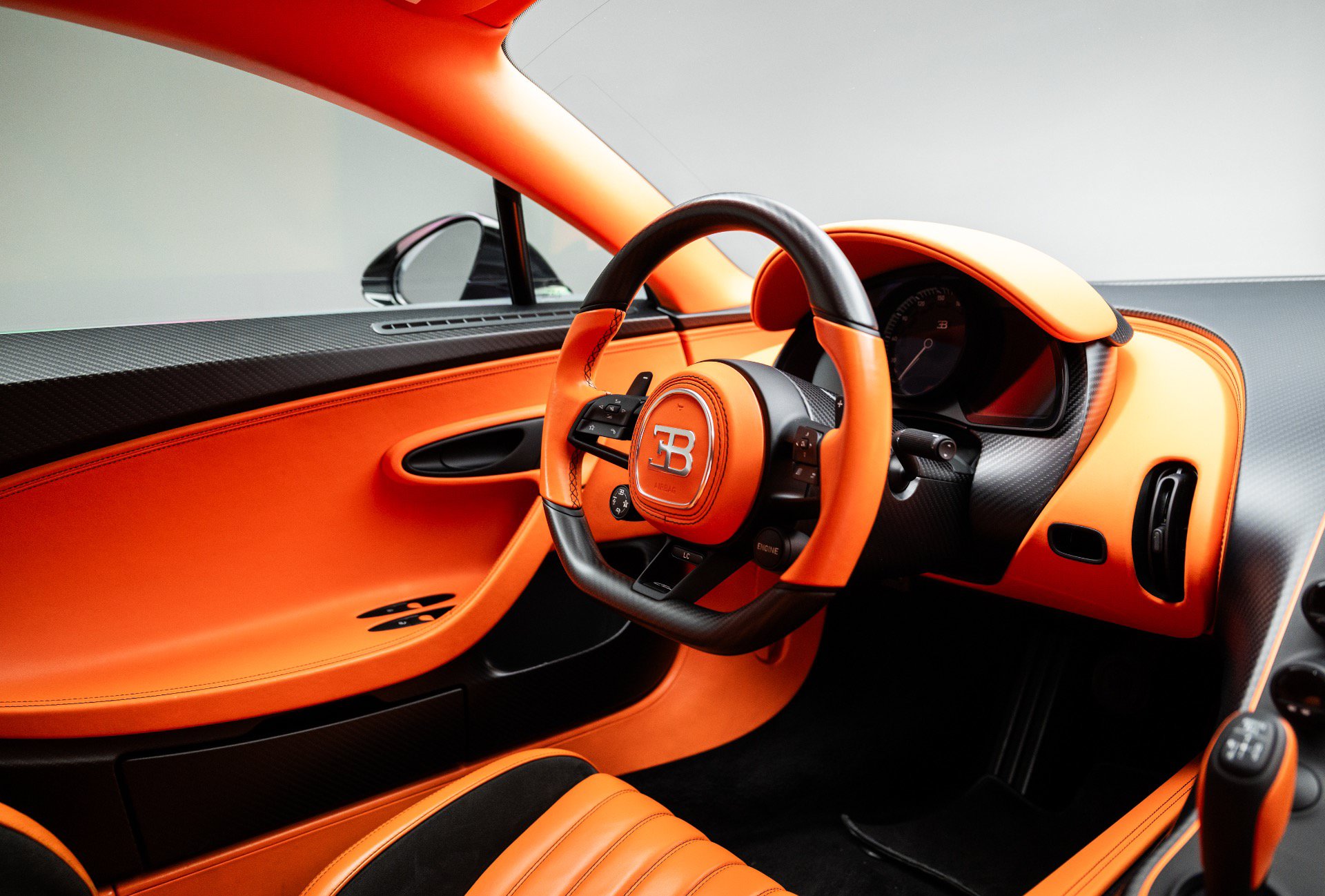 Used 2024 Bugatti Chiron Super Sport AWD/4WD image 24