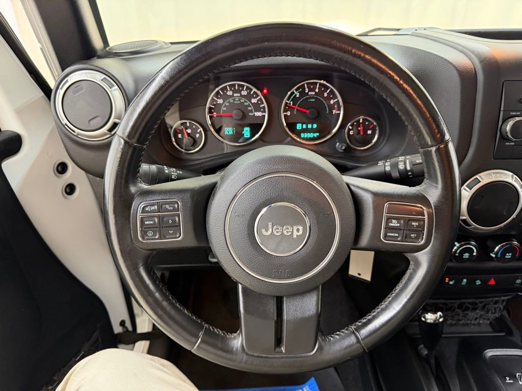 Used 2016 Jeep Wrangler Unlimited Sahara w/ Connectivity Group image 22