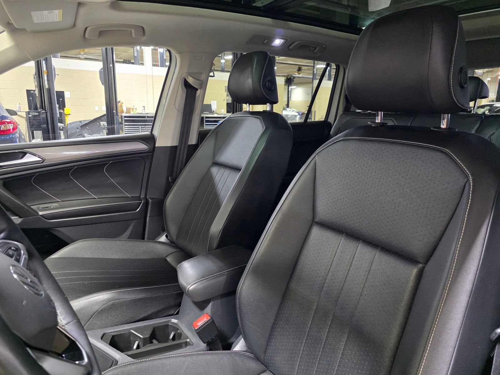 Used 2022 Volkswagen Tiguan SE FWD image 23