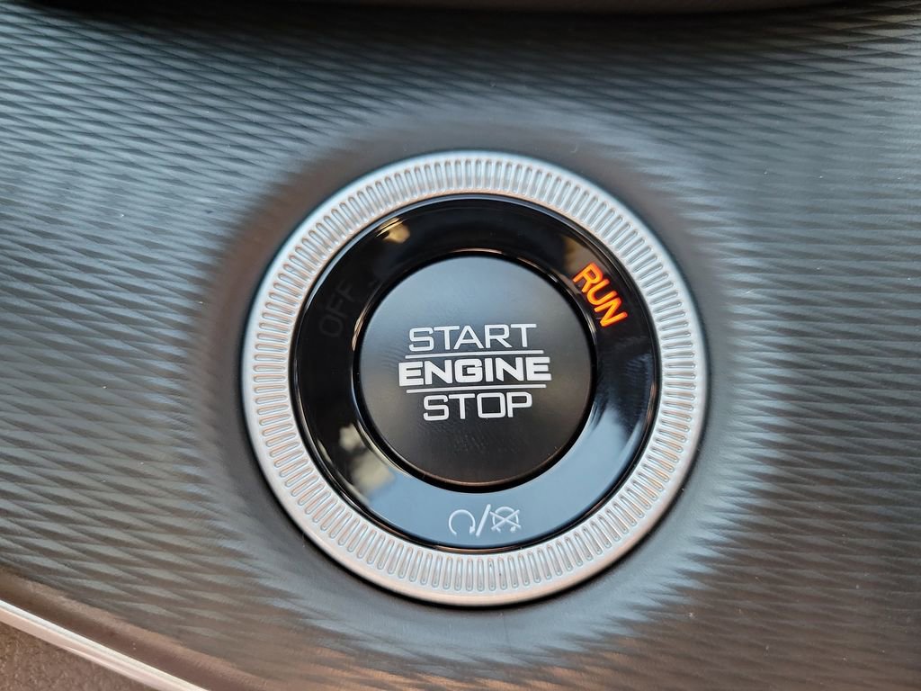 New 2025 Jeep Grand Cherokee L Limited w/ Black Appearance Package image 32